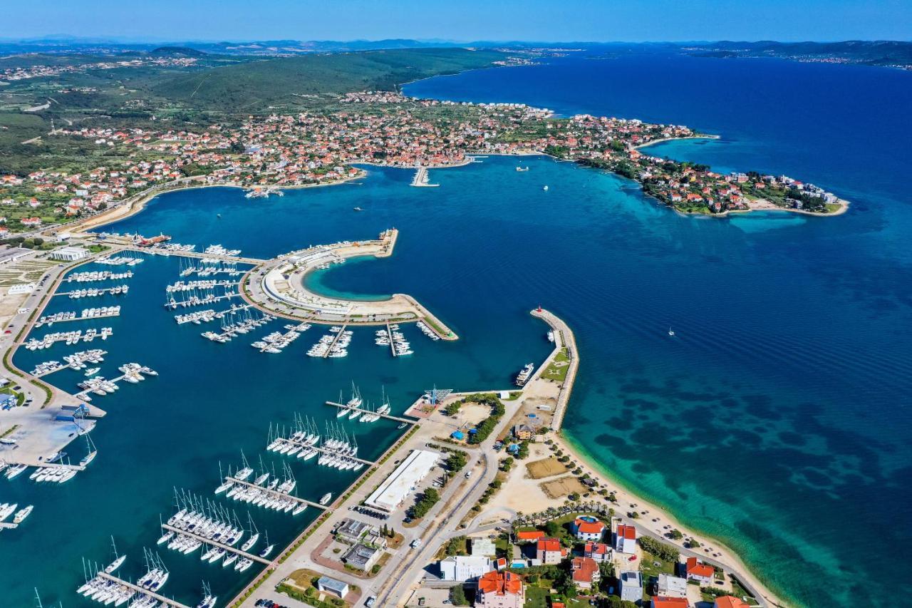 Apartments By The Sea Sukosan, Zadar - 5863 外观 照片